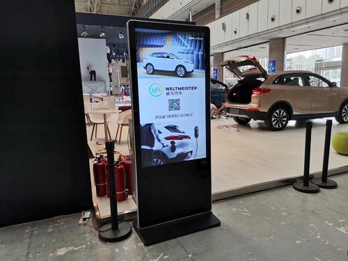 液晶廣告機.jpg